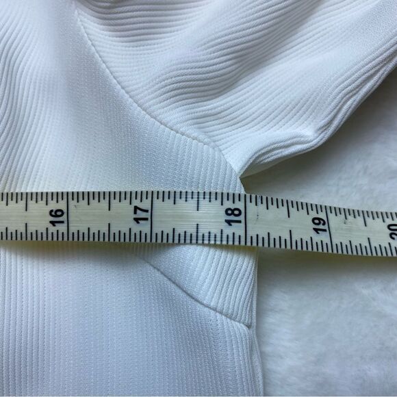 Endless Rose White Pleated Puff Sleeve Top New With Tags Size Small - Picture 10 of 12